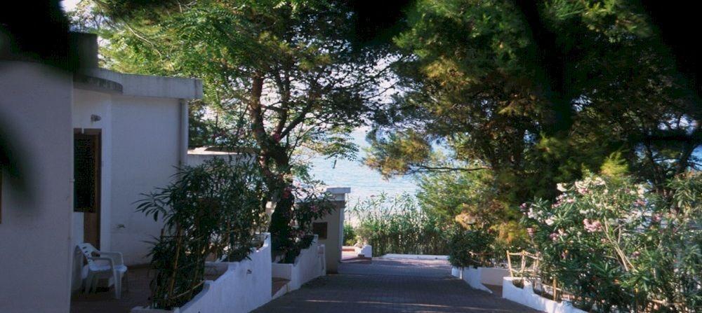Hotel Baia Santa Barbara Rodi Garganico Bagian luar foto