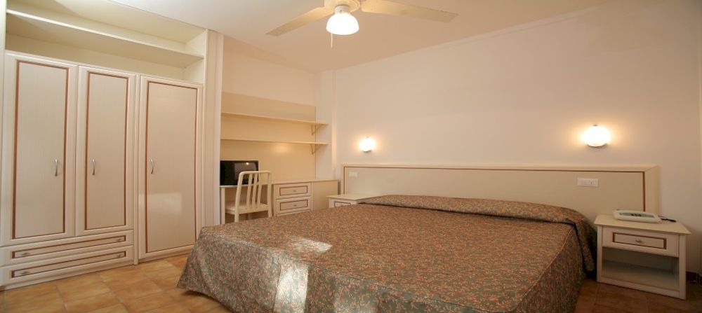 Hotel Baia Santa Barbara Rodi Garganico Bagian luar foto